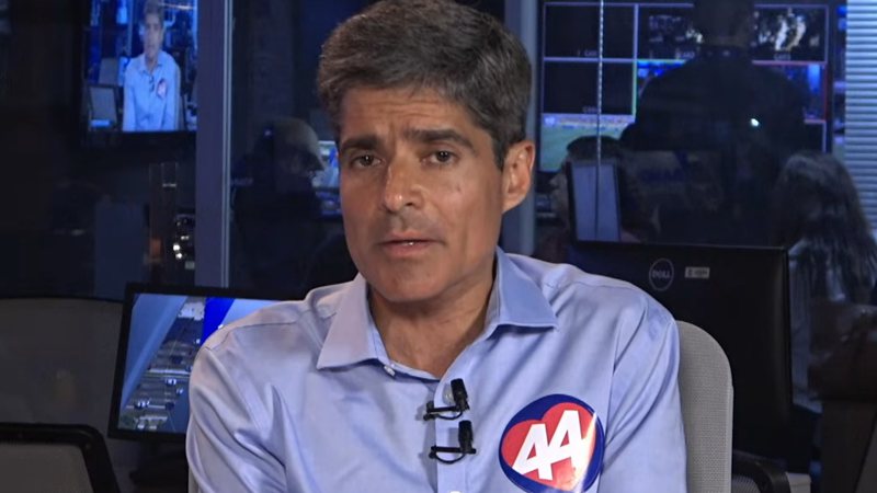 ACM Neto anuncia processo contra Jerônimo por calúnia