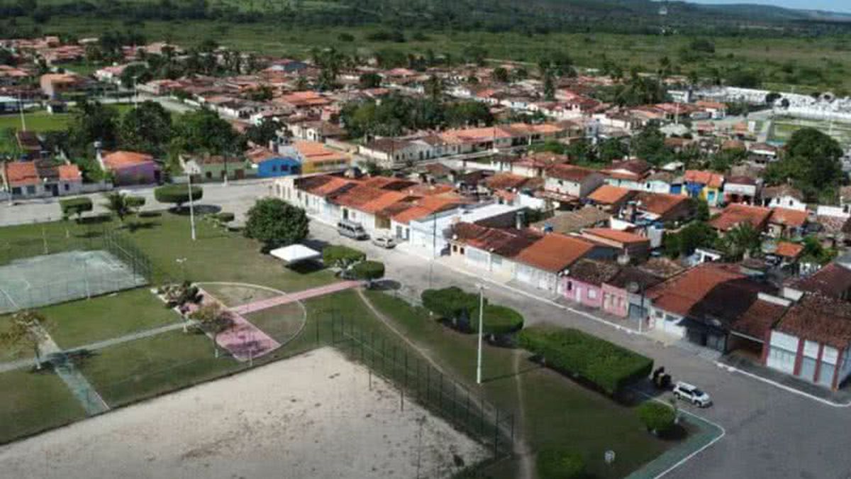 Denúncia aponta descaso na prefeitura de Cardeal da Silva com ruas com esgoto a céu aberto