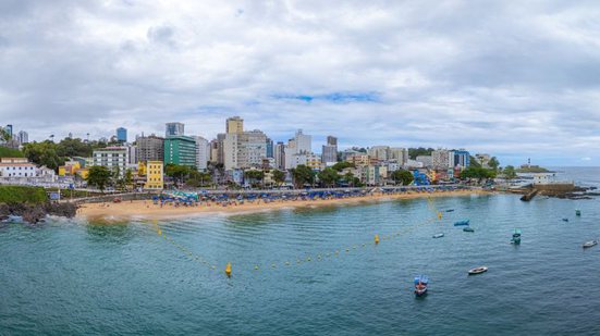 Boias no Porto da Barra - Igor Santos / Secom PMS