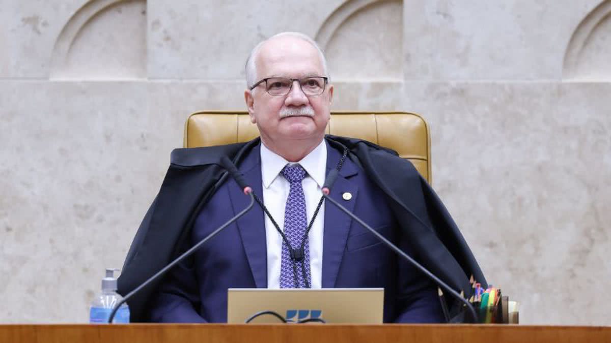 Fachin defende que revisão da condenação de Bolsonaro seja julgada pelo plenário do STF