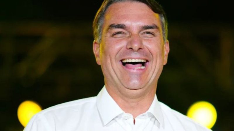 Vittor Sales/Divulgação Campanha Flávio Bolsonaro