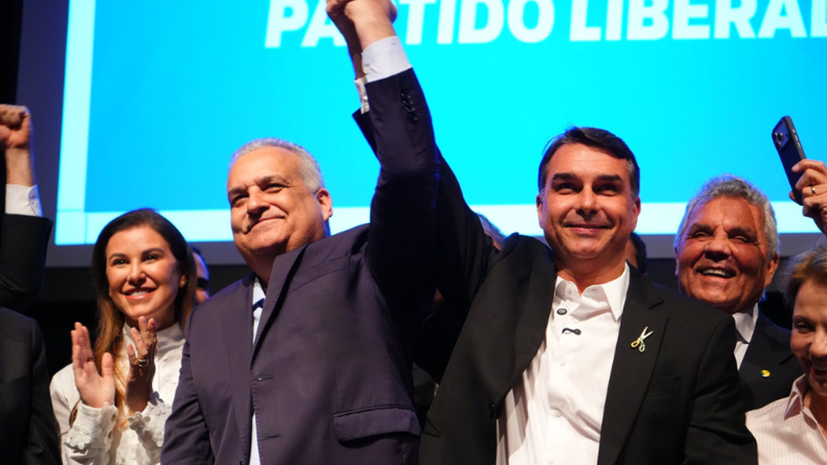 Vice de Flávio Bolsonaro decide fazer carreata em Salvador após candidato não aparecer na cidade durante campanha - Foto