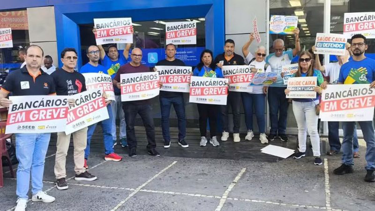 Funcionários da Caixa votam nesta segunda proposta que pode encerrar greve