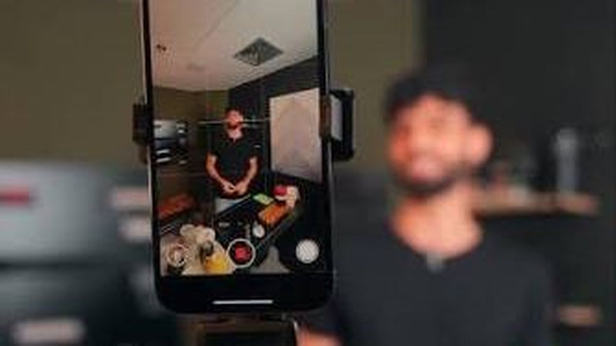 "Chá revelação de R$ 300 mil e enxoval na gringa": Influenciador famoso lamenta fim das bets após ser anunciar que será pai - Foto