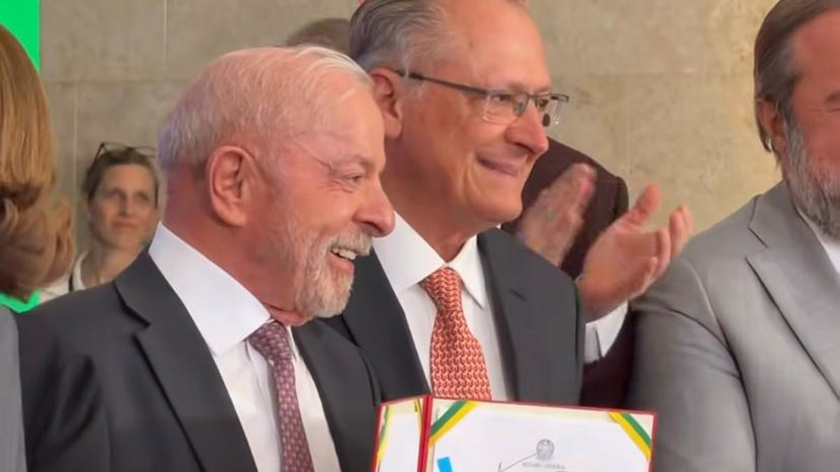 Direto de Brasília: Lula critica interferência dos EUA e diz que riquezas minerais do Brasil não estão à venda