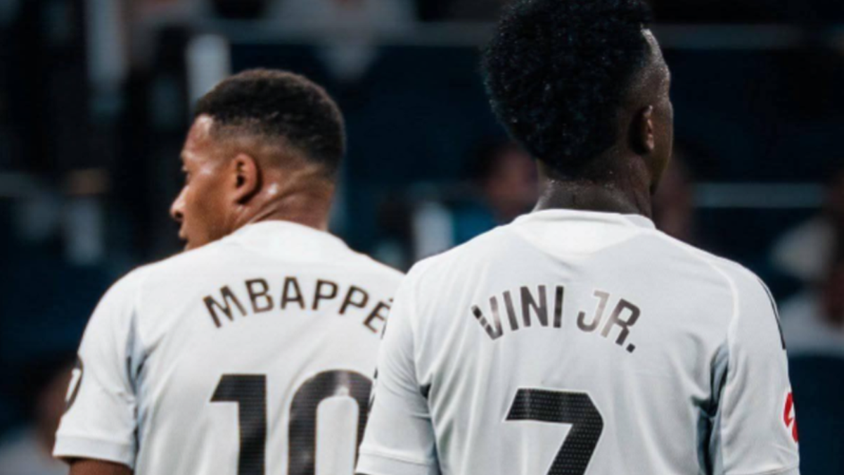 Depois de Mbappé e Vinícius Jr. não mostrarem frase em camisa durante partida, Real Madrid toma atitude com atletas - Foto