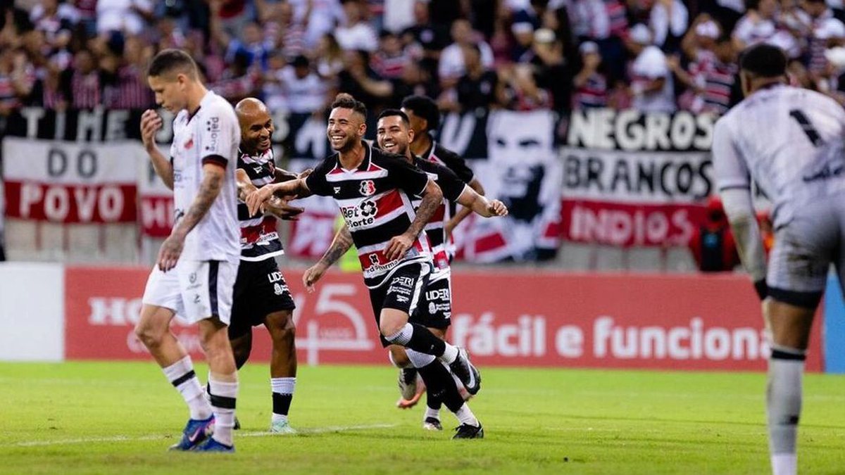 Com Arena lotada, tradicional clube nordestino vence confronto decisivo e fica a um passo da Série B