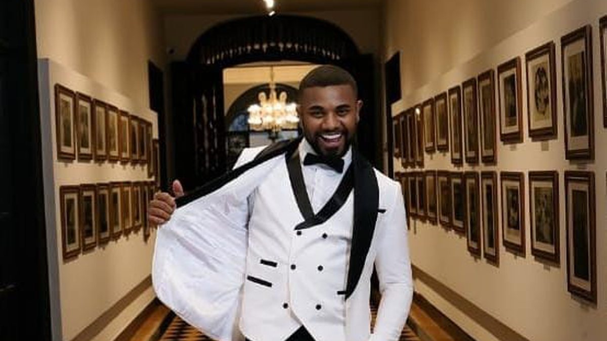 DE BRANCO! Davi Brito mostra look para casamento milionário com Emilly Araújo - Foto