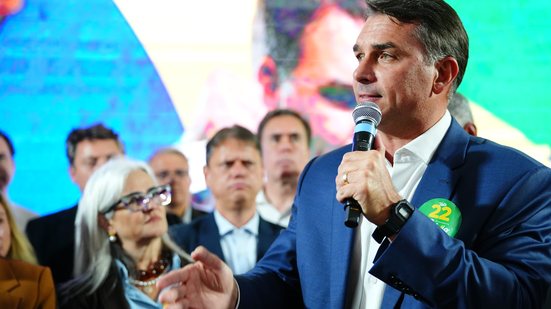 Vittor Sales / Campanha de Flávio Bolsonaro