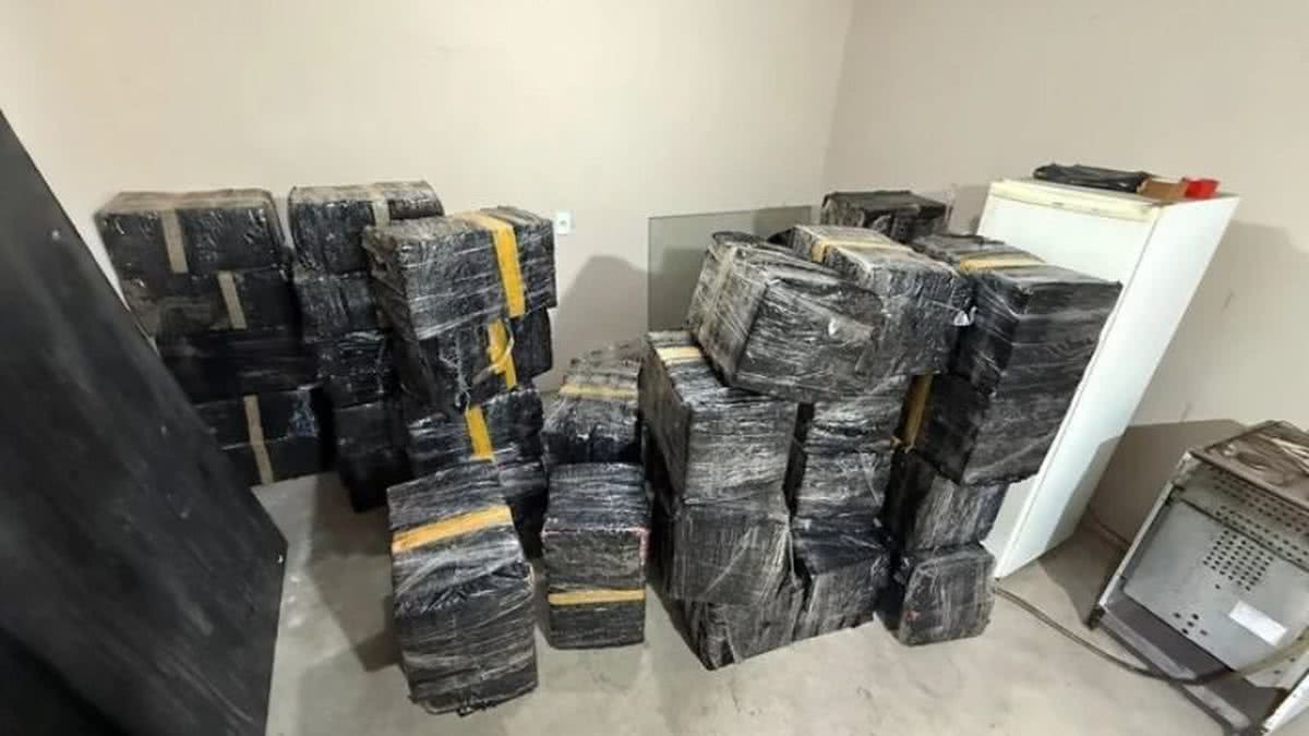 Mais de duas toneladas de maconha são encontradas em depósito que funcionava como distribuidora de drogas