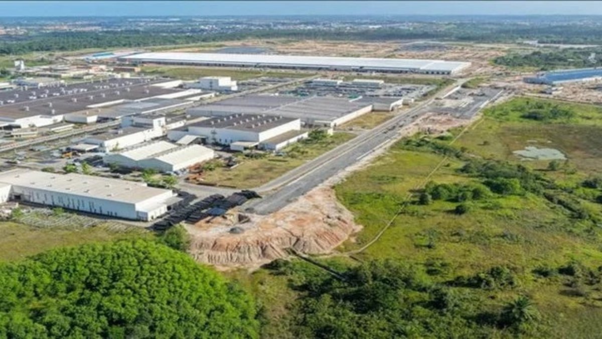Trabalhador morre após queda de 15 metros na BYD em Camaçari