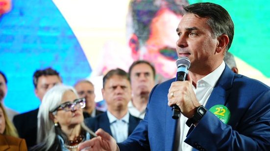 Vittor Sales / Campanha Flávio Bolsonaro / Divulgação
