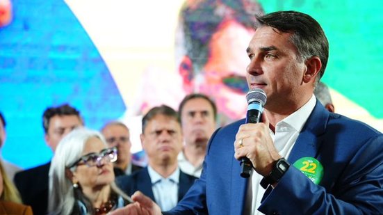 Vittor Sales / Campanha Flávio Bolsonaro / Divulgação