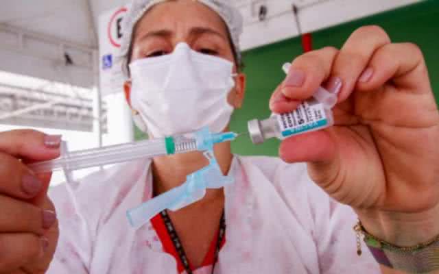 #Bahia: Quase 80% do público adulto de Salvador está com esquema vacinal completo contra a Covid-19