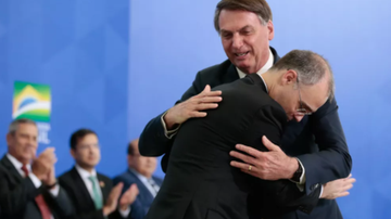 Bolsonaro e Mendonça - Carolina Antunes/PR