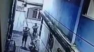 Imagem Imagens mostram homem rendido ser baleado por PM em Vitória