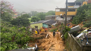 Equipes trabalhando nas buscas por desaparecidos - Foto: Divulgação/Defesa Civil