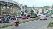 Véspera de feriado com fluxo intenso na BR 324