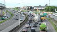 Véspera de feriado com fluxo intenso na BR 324