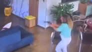 Imagem VÍDEO: Mãe e filho invadem festa, matam duas pessoas e deixa padre ferido