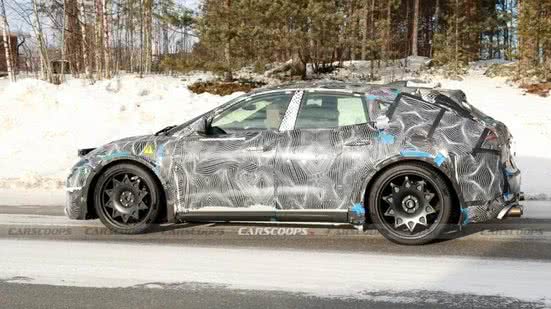Nova Ferrari 100% elétrica em testes - Imagem: Carscoops