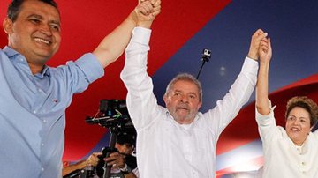 Rui Costa de mãos dadas com Lula e Dilma no lançamento de sua primeira candidatura, em 2014 - Foto: Divulgação/PT-BA