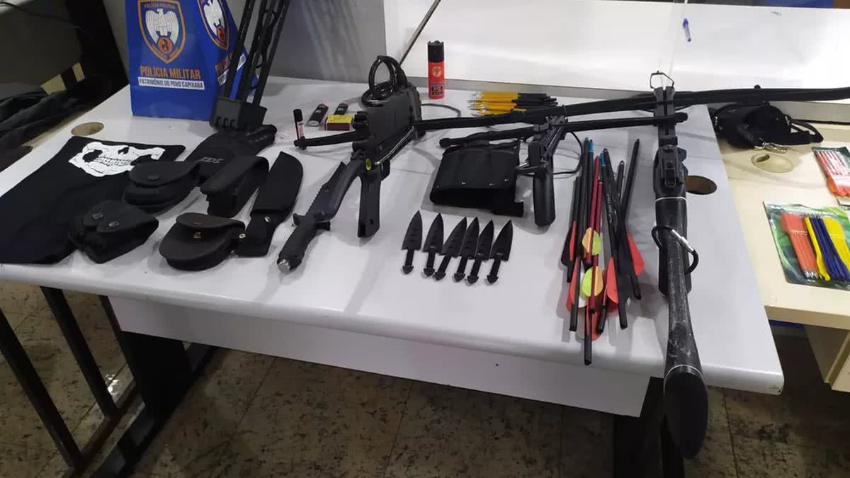 VÍDEO: Ex-aluno invade escola armado e ameaça atentado, mas é preso pela Polícia