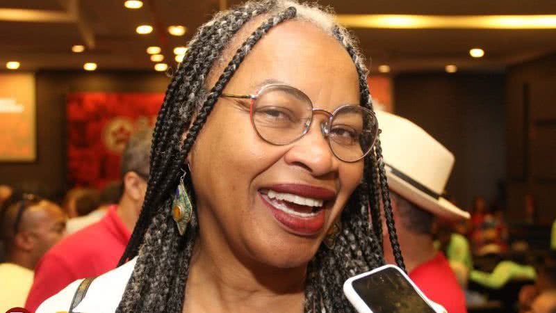 Olívia Santana reage a 'pulga atrás da orelha' deixada por Lula sobre PGR