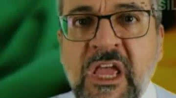 Reprodução/Twitter/@AbrahamWeint