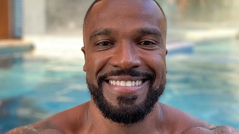 B News · Fans leave Alexandre Perez’s concert in the ambulance.  Find out why