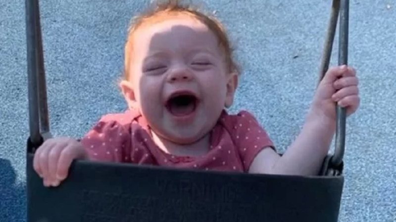 Imagem Bebê de 10 meses morre após engolir brinquedo durante o banho