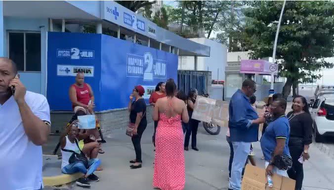 Imagem Ex-trabalhadores do Hospital Espanhol protestam contra falta de pagamento