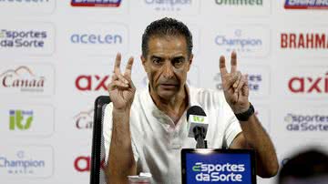 Imagem Renato Paiva cita finalizações do Bahia e justifica derrota contra o Botafogo: ‘Temos que fazer gols’