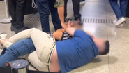 Homens brigam em fila de embarque em aeroporto - Reprodução/Redes sociais