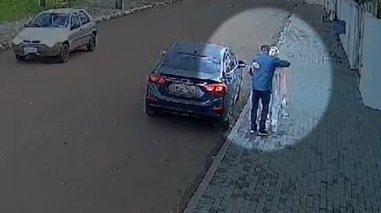 Vídeo flagra último abraço entre mãe e filho, antes de queda de avião em Vinhedo - Reprodução/Catve