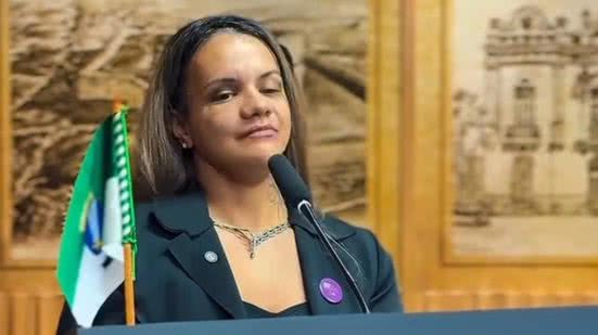 Foto: Reprodução / Instagram @juhhhsoares