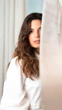A atriz Emanuelle Araújo expõe lado abusivo da TV e polemiza: "É terrível"