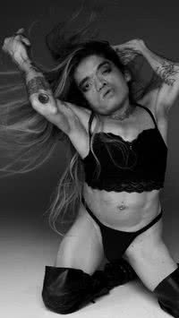 Saiba quem é Leandrinha Du Art, influenciadora trans que pretende quebrar recorde de beijos de Viih Tube