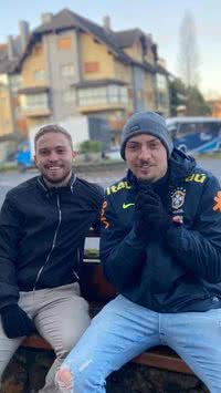 Filho de Bolsonaro se manifesta pela primeira vez sobre suposta relação homossexual