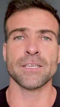 Influenciador bolsonarista promove boicote à Lacta por patrocinar Felipe Neto; entenda