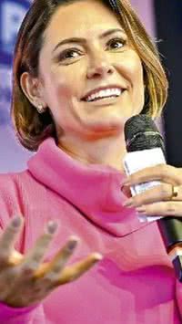Saiba como o PT analisa a disputa entre Michelle Bolsonaro e Gleisi Hoffmann para vaga de Moro no Senado