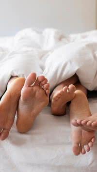 Abrir o relacionamento pode salvar o sexo no casamento?