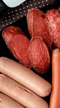 Conheça os 4 alimentos considerados cancerígenos