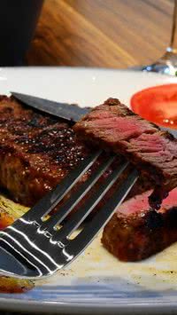 Conheça a carne para bife considerada mais barata e melhor que o filé mignon