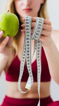 Comer menos significa ser magra? Veja o que diz especialista