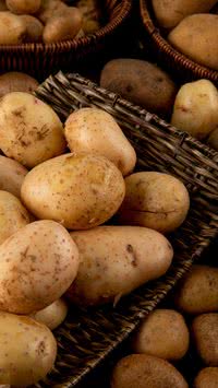 É saudável comer batata com casca? Descubra os benefícios e os cuidados antes de incluir no prato