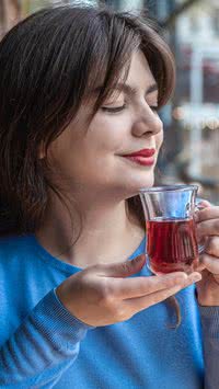 Saiba qual é o chá mais potente para a menopausa