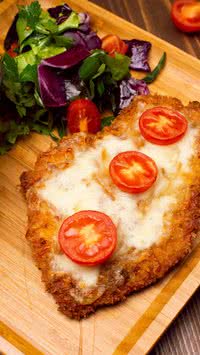 Saiba como fazer bife à milanesa que não solta casquinha