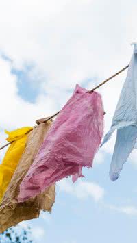 Veja o truque simples que faz as roupas secarem rápido dentro de casa, mesmo em dias úmidos