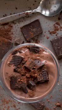 Saiba como fazer mousse de chocolate fit para manter sua dieta